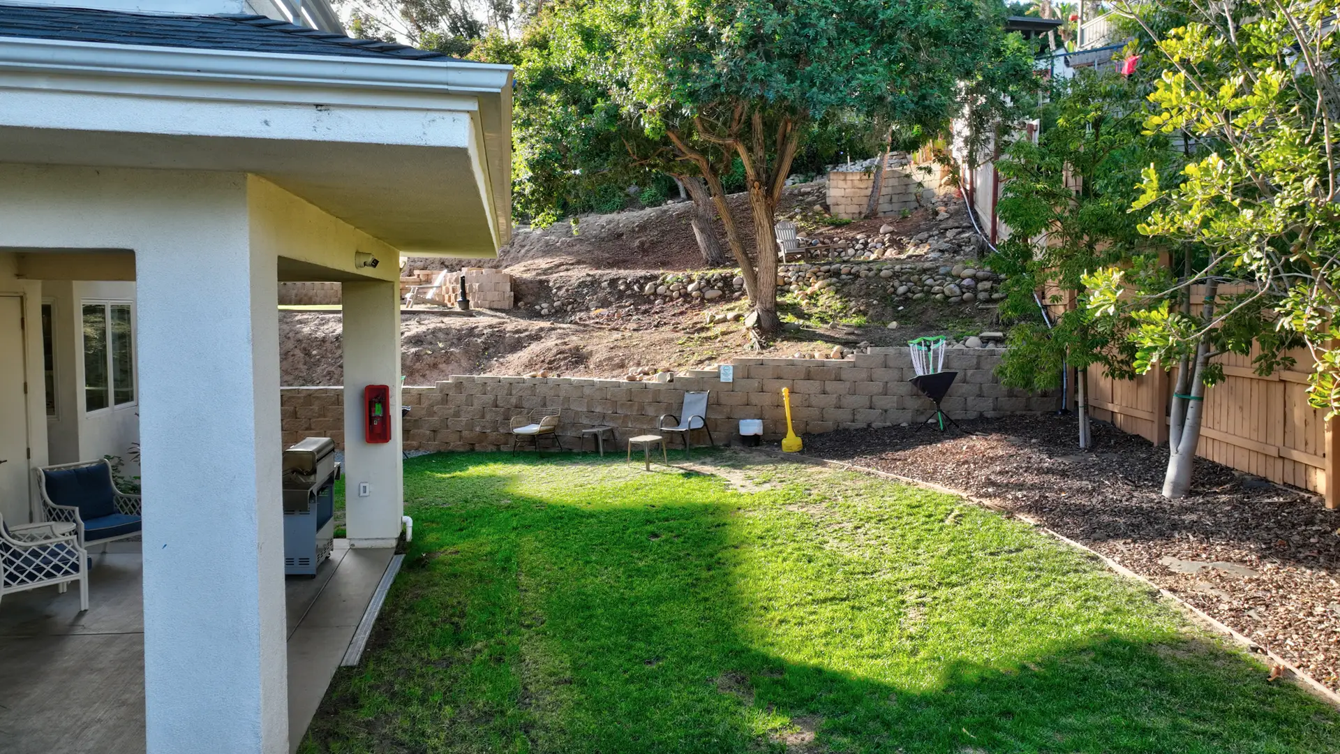 Facility Gallery Coastal Detox back lawn